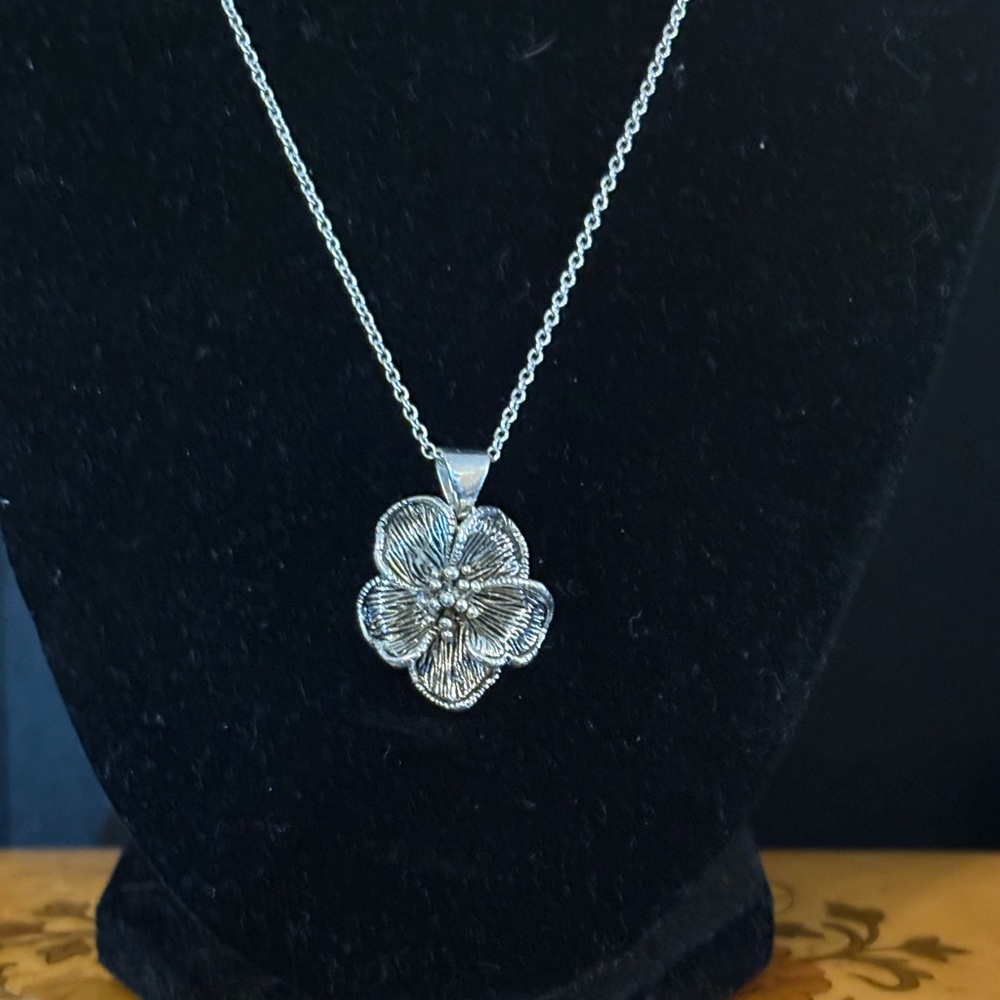 Marsala Manufacturing necklace with a beautiful flower pendant, approx. 18” L.